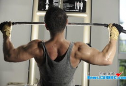 臂力照片,一臂之力见证力量与美的完美融合
