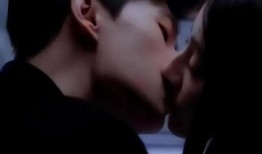 明星接吻 视频,明星接吻瞬间，情感火花四溢